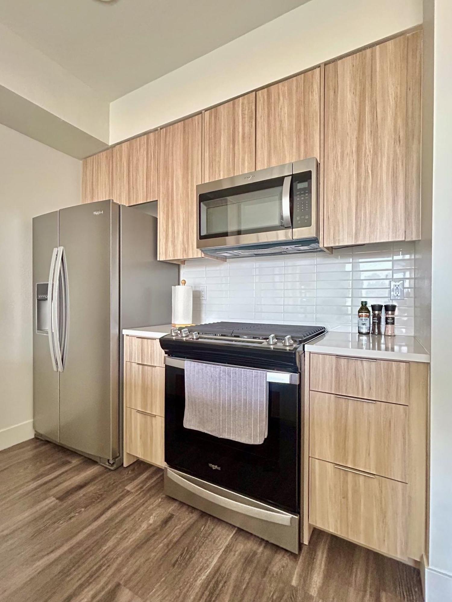 Trendy 2bd 2bth Steps From Downtown Santa Monica! Los Angeles